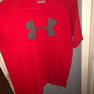 Under Armour T-shirt